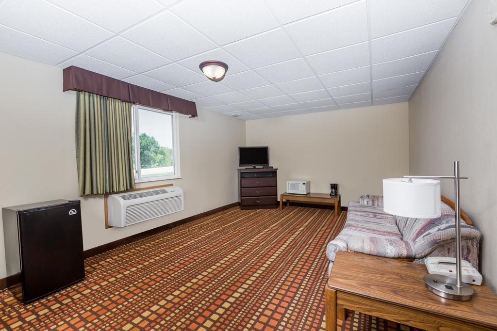 Super 8 By Wyndham Adair Ia Ξενοδοχείο Δωμάτιο φωτογραφία